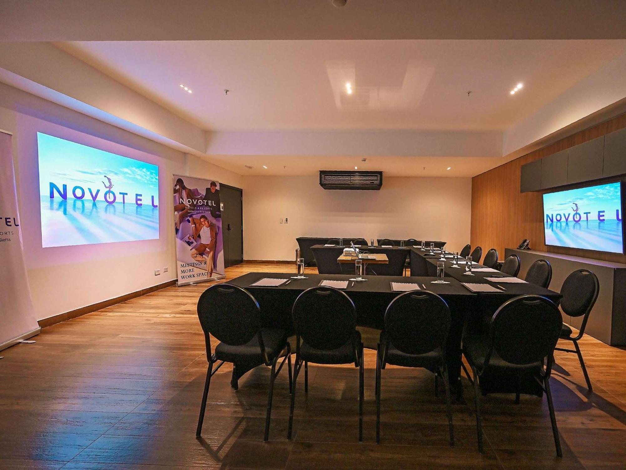Novotel Санта-Крус-де-ла-Сьерра Экстерьер фото