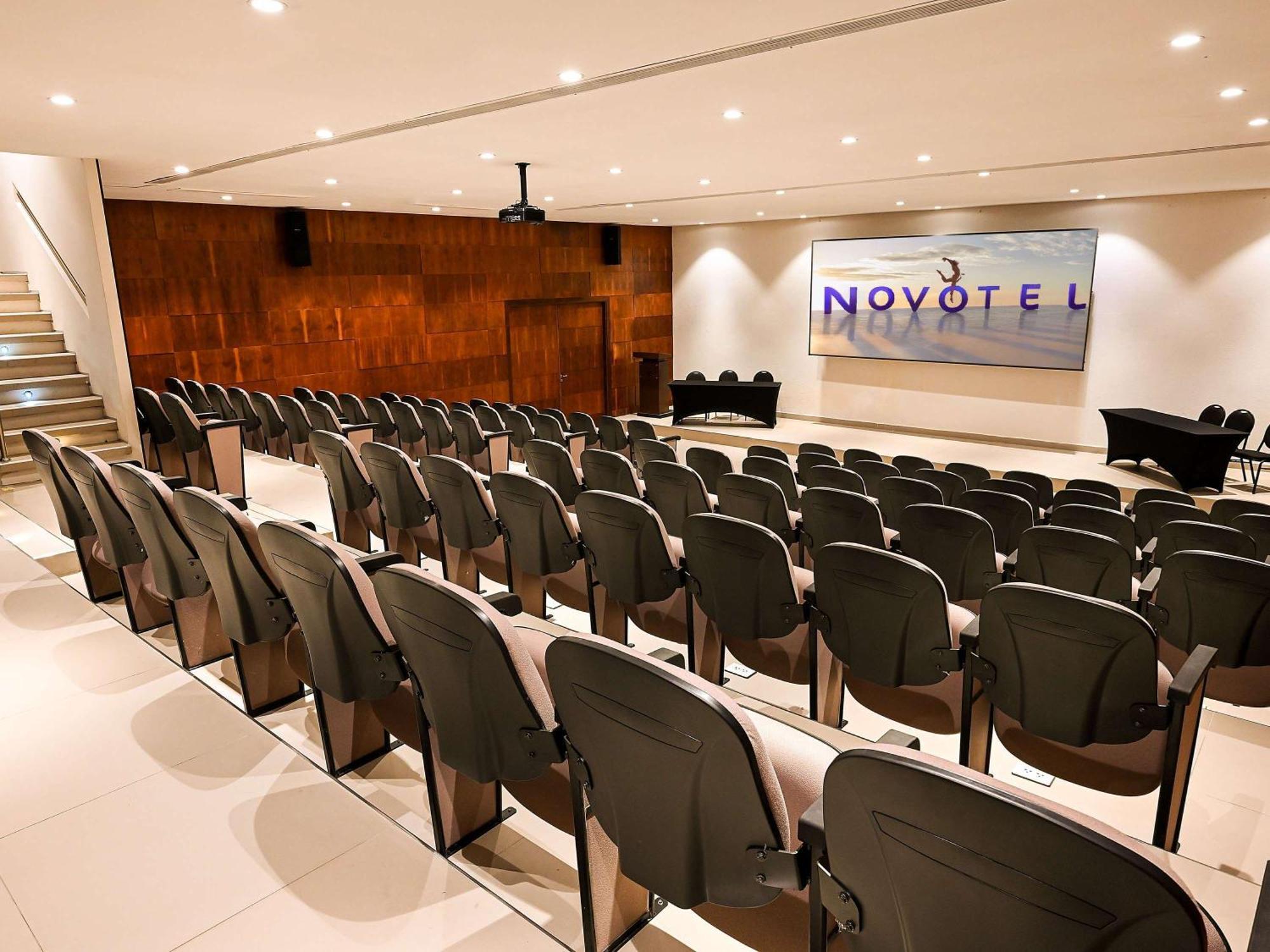 Novotel Санта-Крус-де-ла-Сьерра Экстерьер фото
