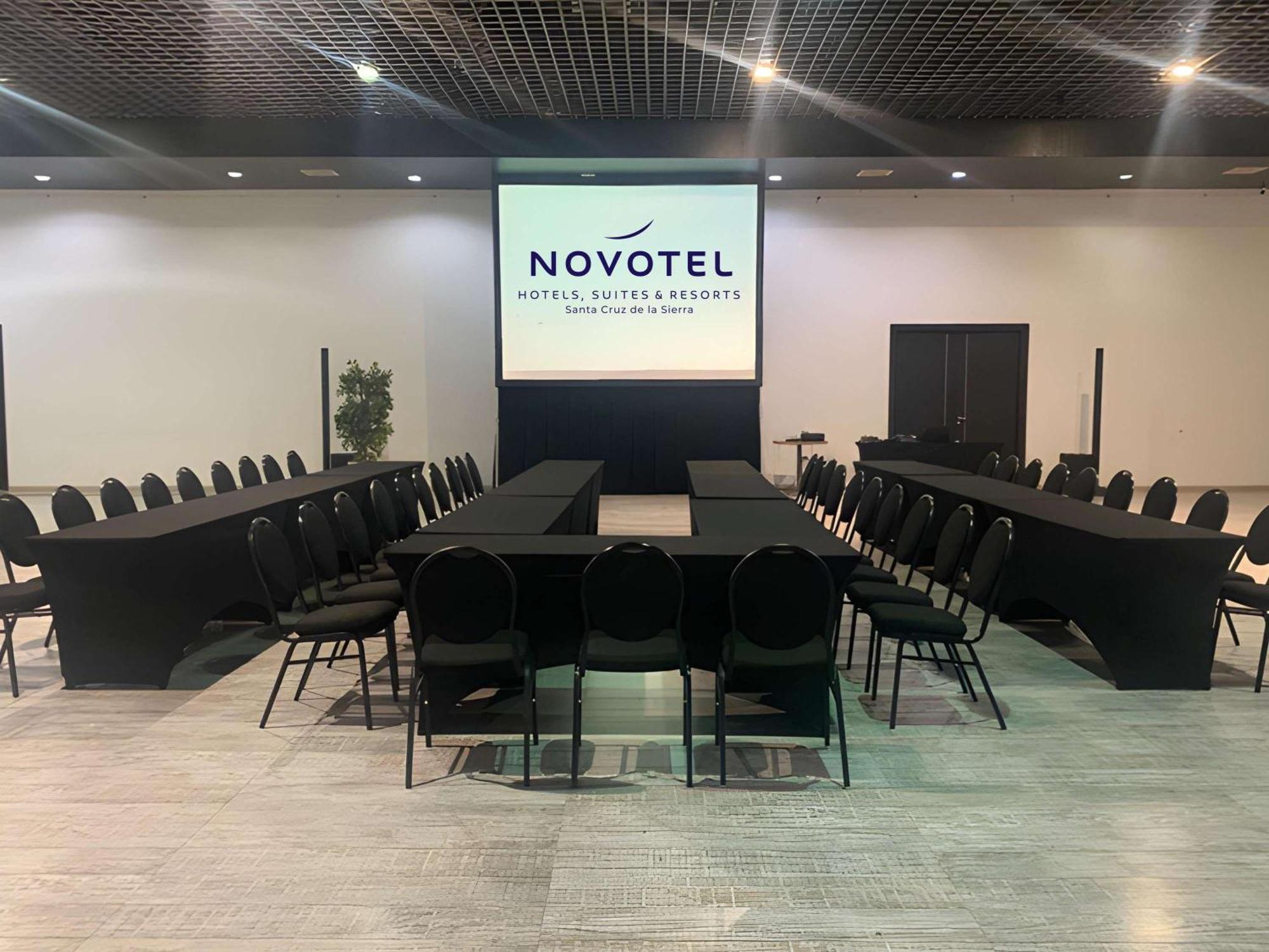 Novotel Санта-Крус-де-ла-Сьерра Экстерьер фото