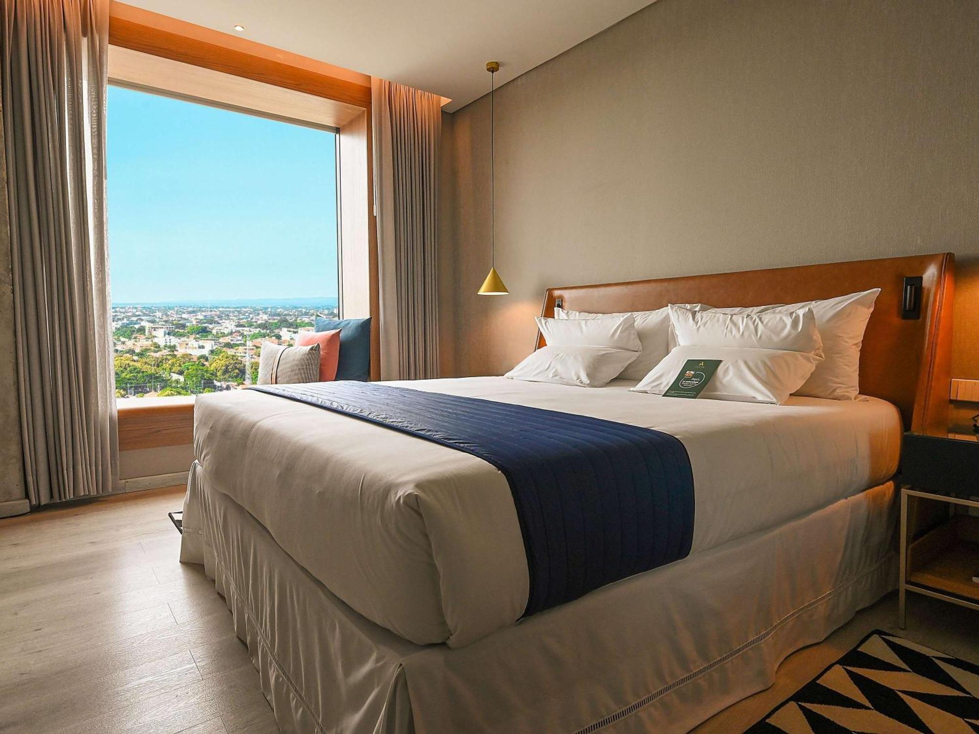 Novotel Санта-Крус-де-ла-Сьерра Экстерьер фото