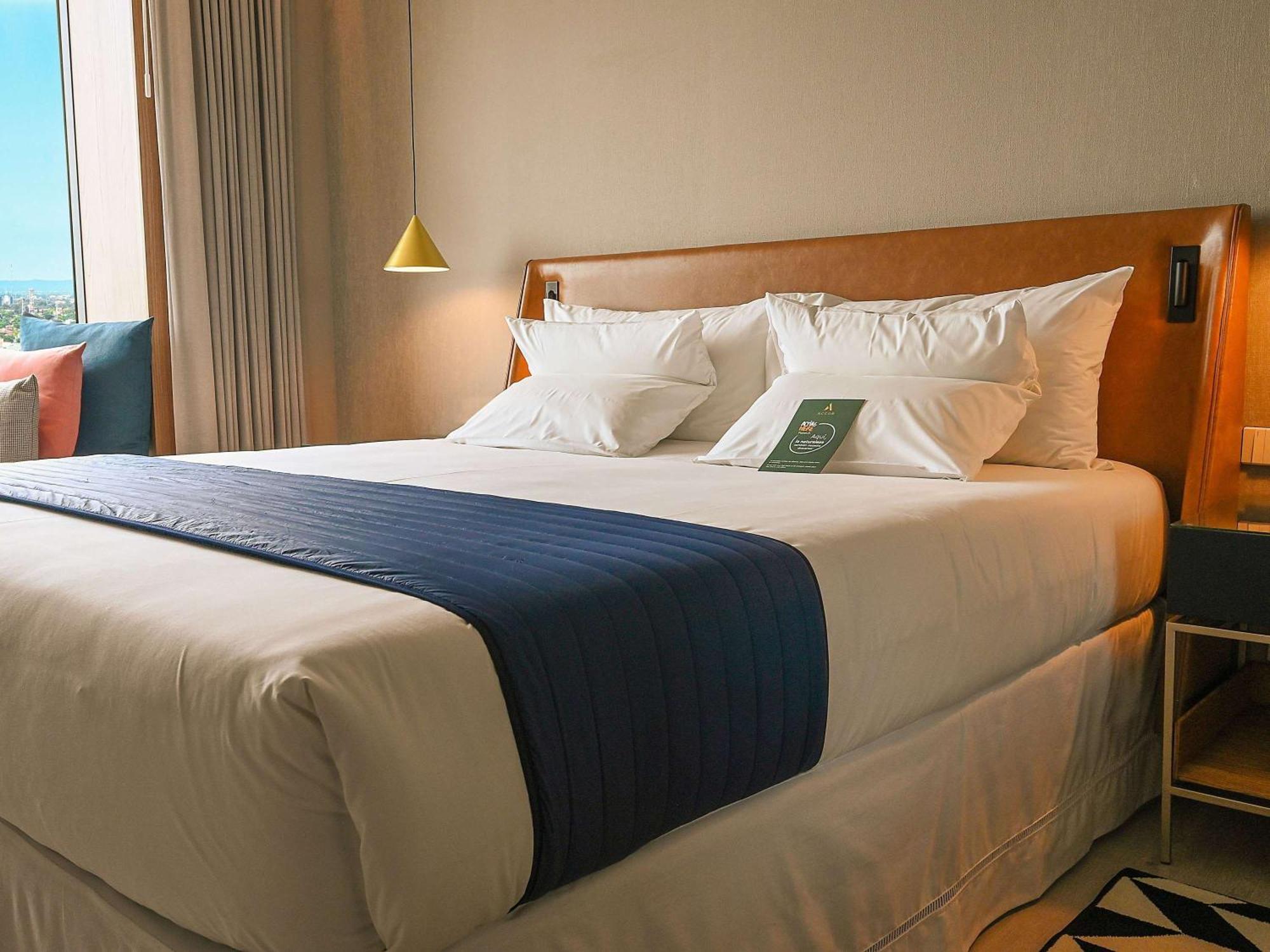 Novotel Санта-Крус-де-ла-Сьерра Экстерьер фото