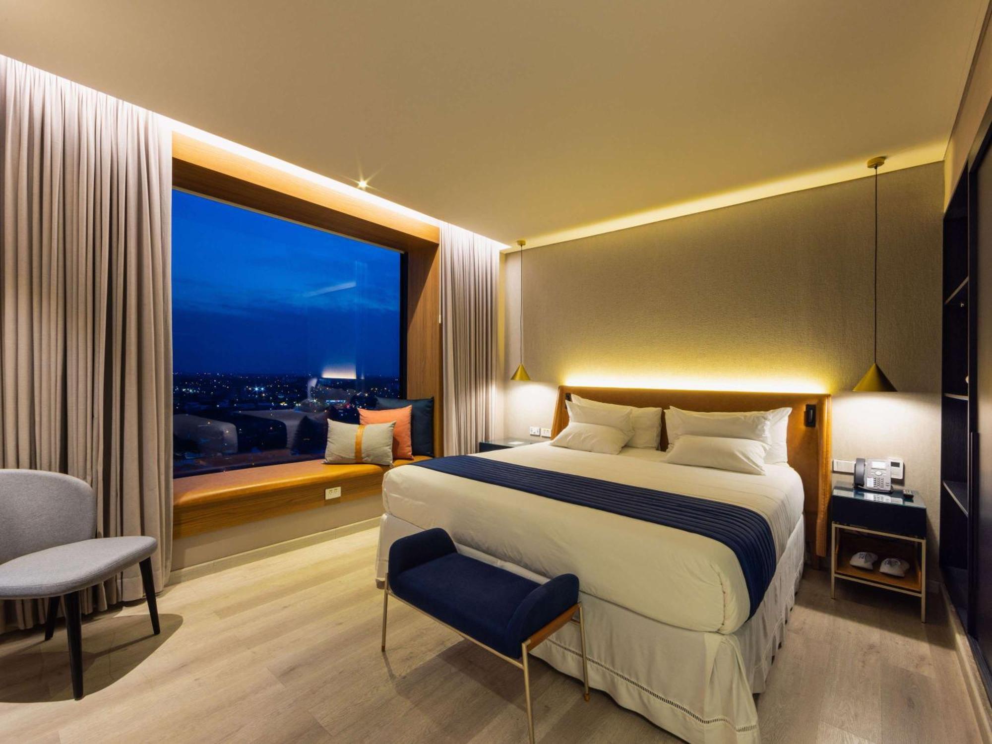 Novotel Санта-Крус-де-ла-Сьерра Экстерьер фото