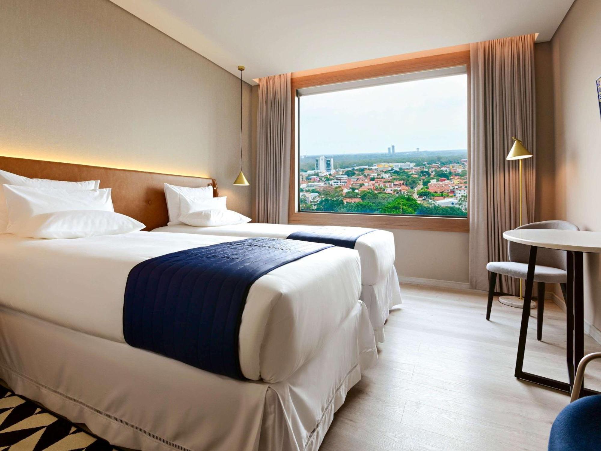Novotel Санта-Крус-де-ла-Сьерра Экстерьер фото